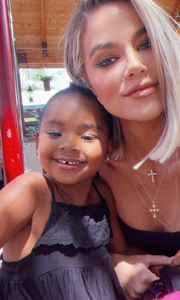 Khloé Kardashian y su hija True