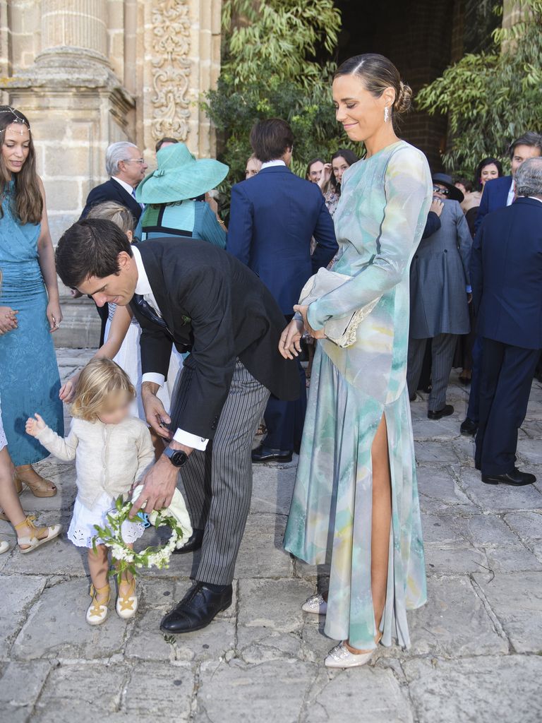 Claudia Osborne junto a su marido, José Entrecanales y su hija, Violeta, de dos años 