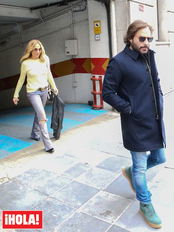 Marta Sánchez pasea con su novio por las calles de Madrid 