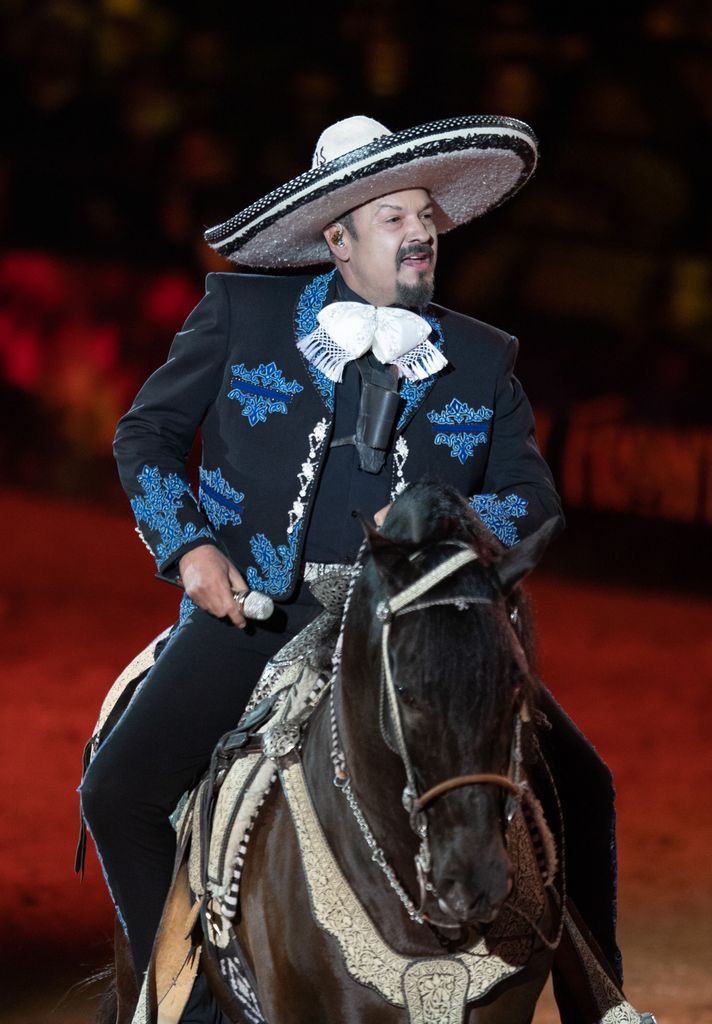 Pepe Aguilar confesó que antes de ser cantante fue charro y la charrería es una de sus más grandes pasiones.