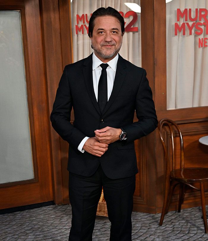 Enrique Arce en el estreno de 'The Murder Mistery 2' en Los Ángeles