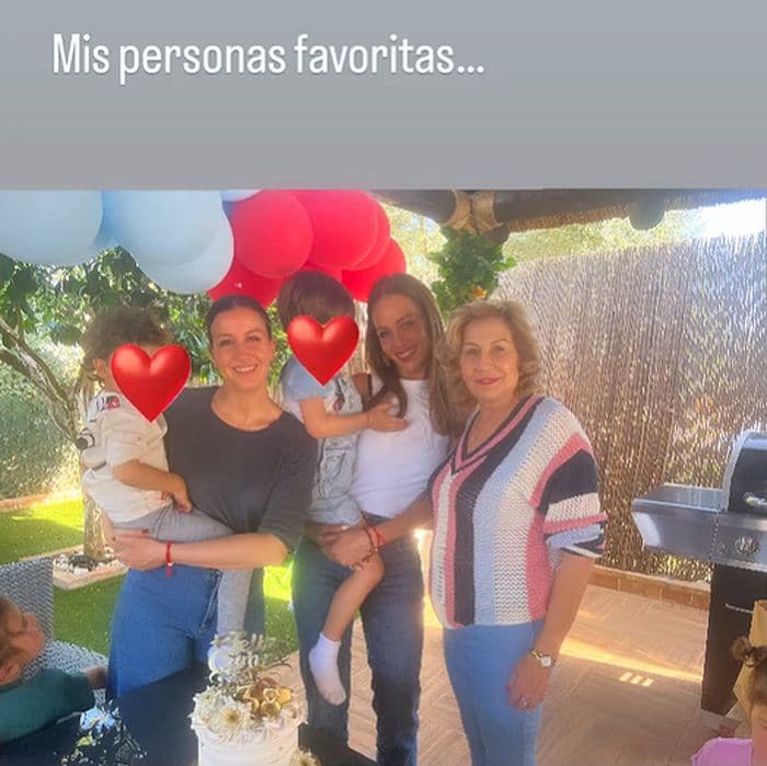 Eva González con su familia