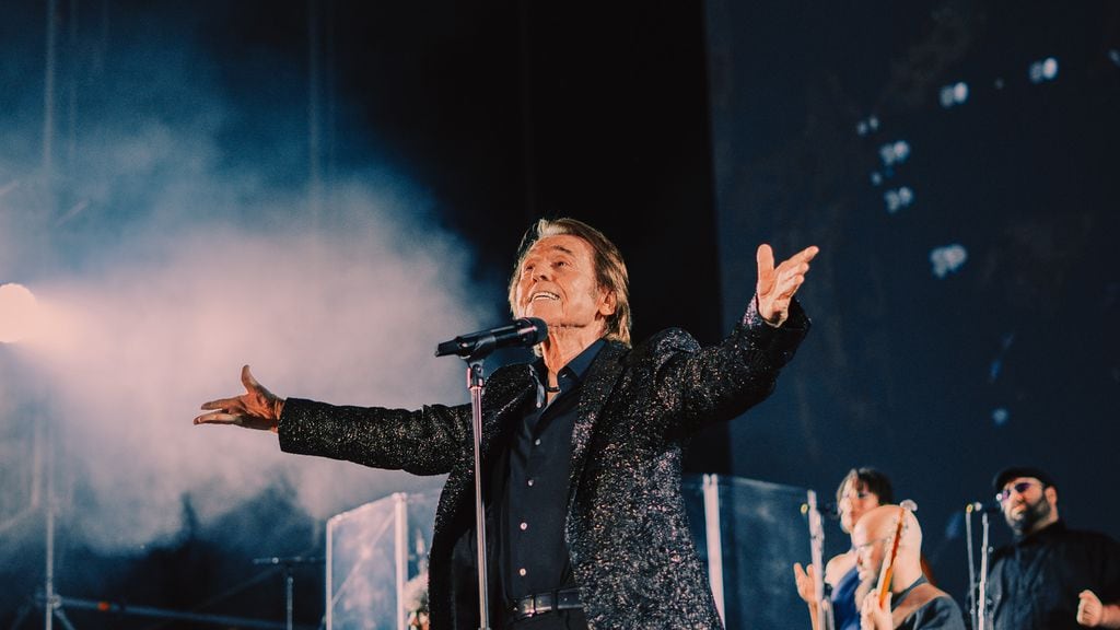 Raphael durante su concierto en las Bodegas Las Copas, Jerez de la Frontera, 17 de julio de 2024