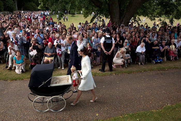 royal-christening-no-crowds