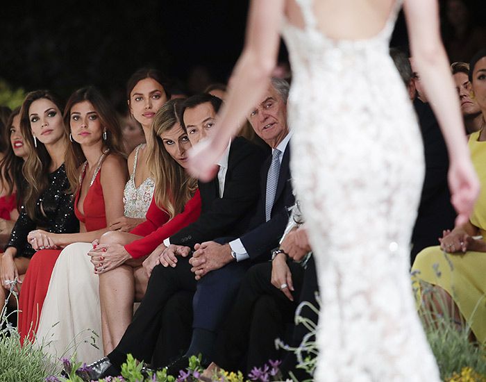 Rosanna Zanetti busca ideas para su vestido de novia