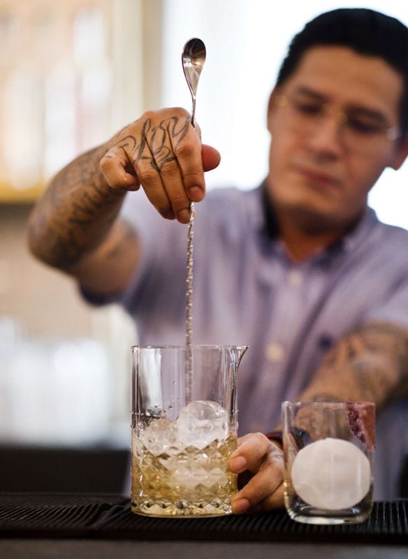 Daniel Quezada, barman de la terraza 40/42