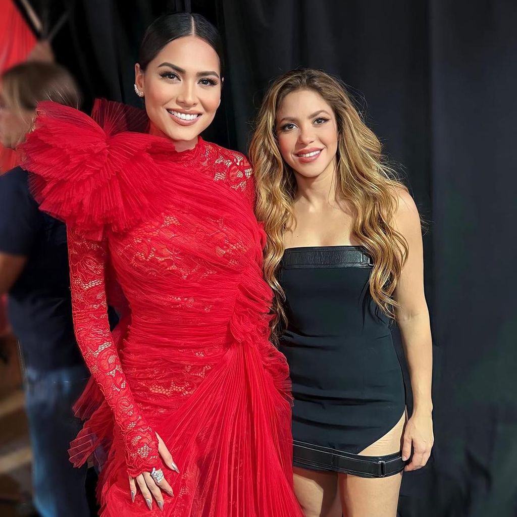 Andrea Meza y Shakira