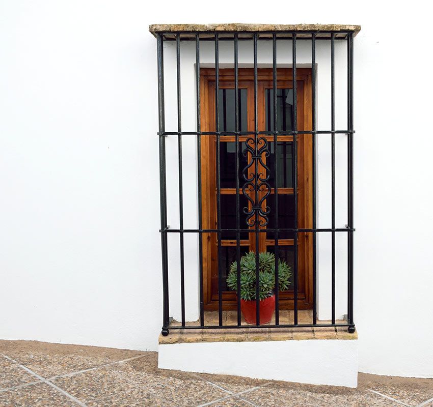 Detalle de una casa blanca de Medina Sidonia en Cádiz