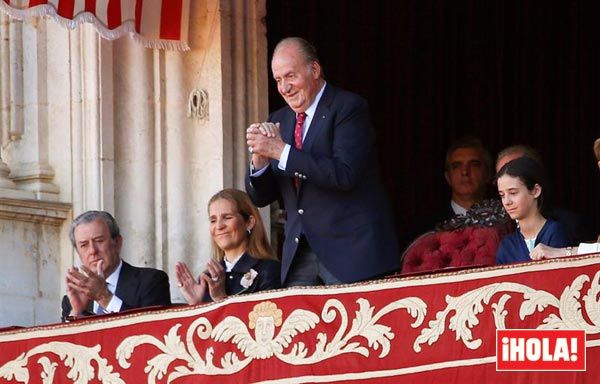 El Rey pasó una divertida tarde de tauromaquia y familia
