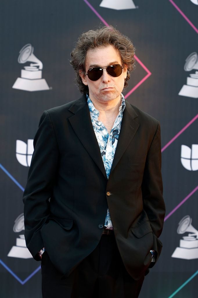 El cantante Andrés Calamaro se casó por tercera vez con una exmodelo que es 27 años menor que él