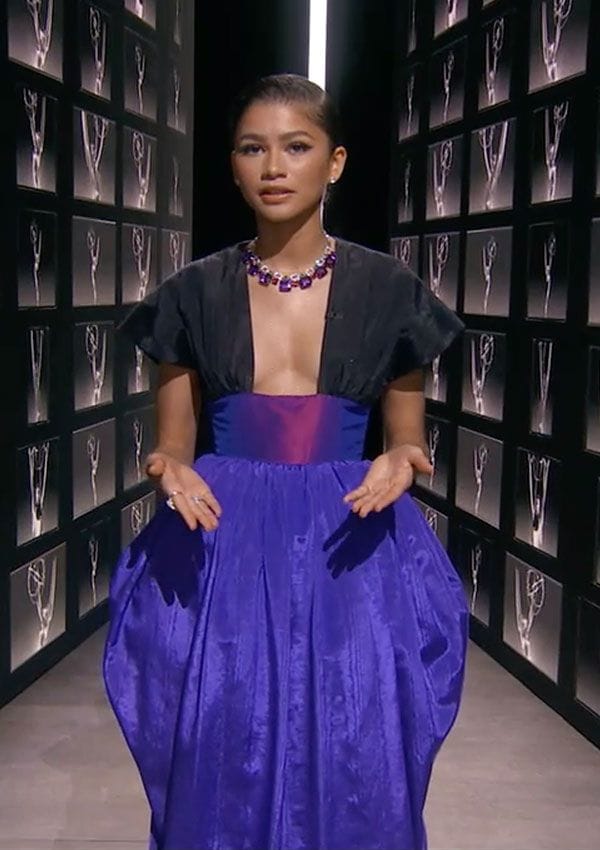 Zendaya en los Emmys 2020 con un vestido de Christopher John Rogers