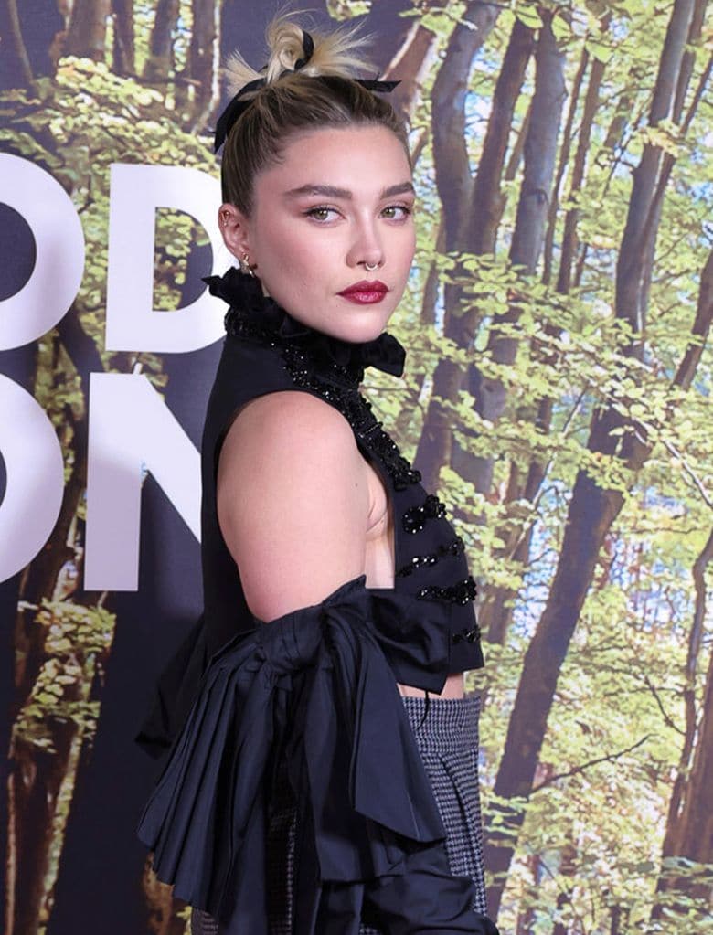 florence pugh mono japones 2