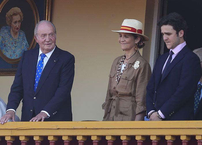 Rey Juan Carlos se reunirá el lunes con el rey Felipe, doña Sofía y otros miembros de su familia en Zarzuela