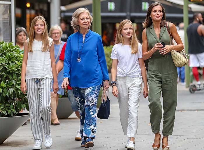 Reina Sofía, doña Letizia, princesa Leonor e infanta Sofía en Mallorca