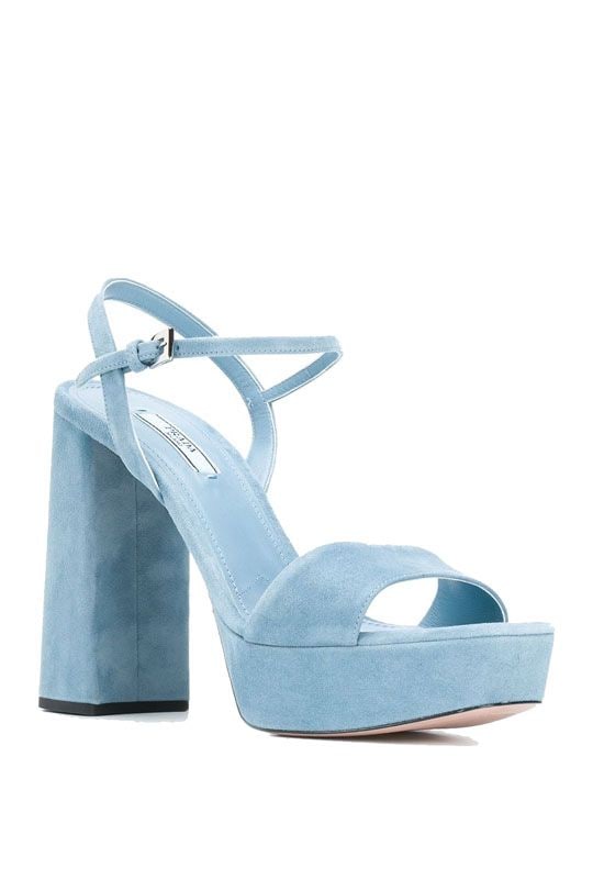 sandalias azules prada