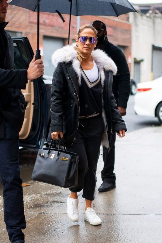 Jennifer Lopez con sneakers Xtra de René Caovilla 