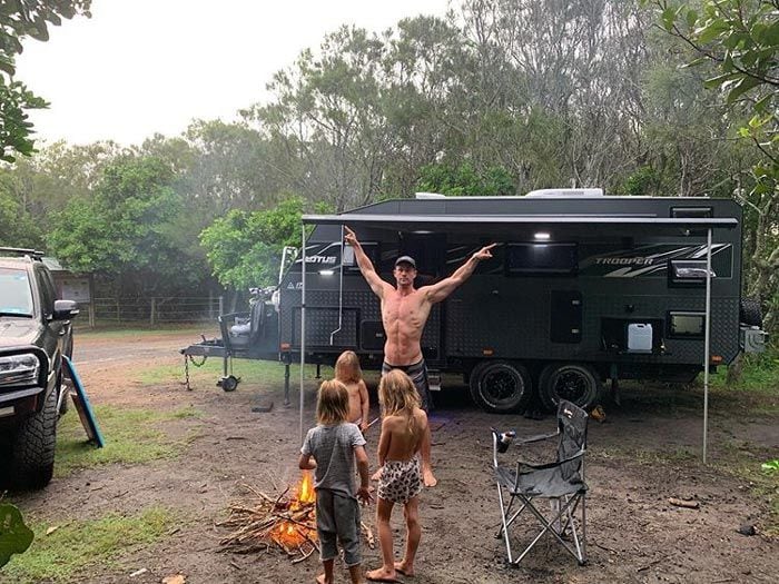 Chris Hemsworth con sus hijos