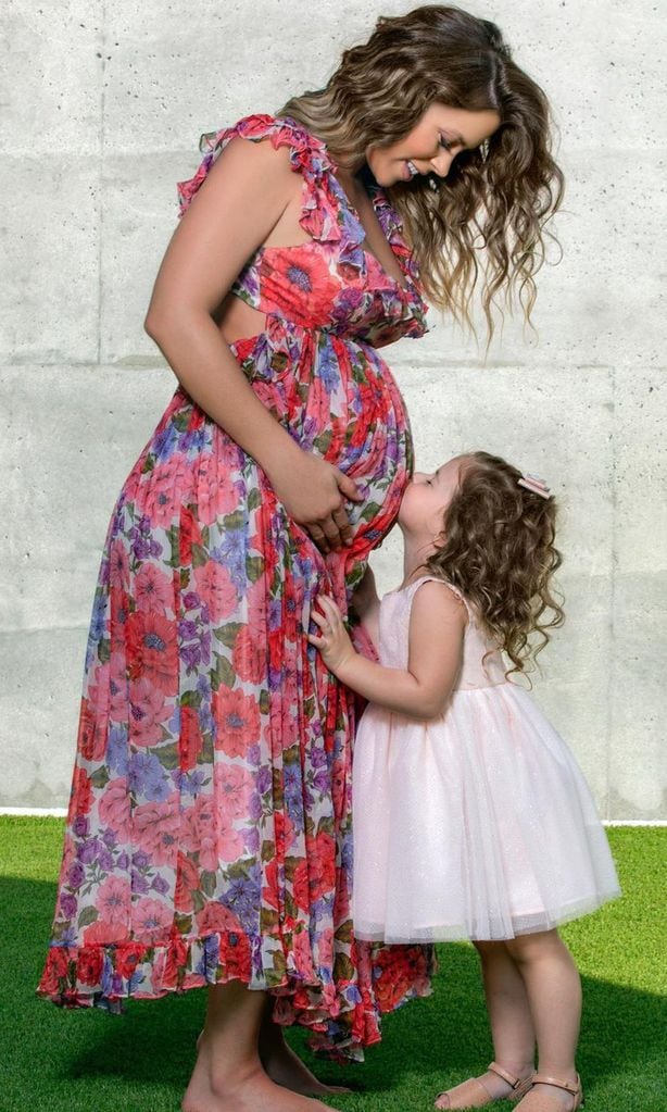 ximena duque celebra el cumplea os de su hija luna