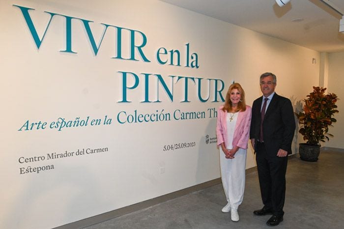 La baronesa Thyssen junto al alcalde de Estepona