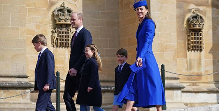 Príncipes de Gales con sus tres hijos