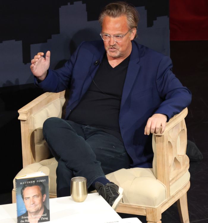 Matthew Perry en la presentación de su libro 