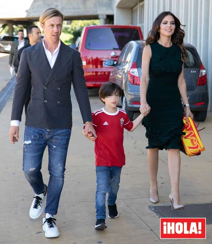 Guti junto a su mujer Romina Belluscio y su hijo Enzo 