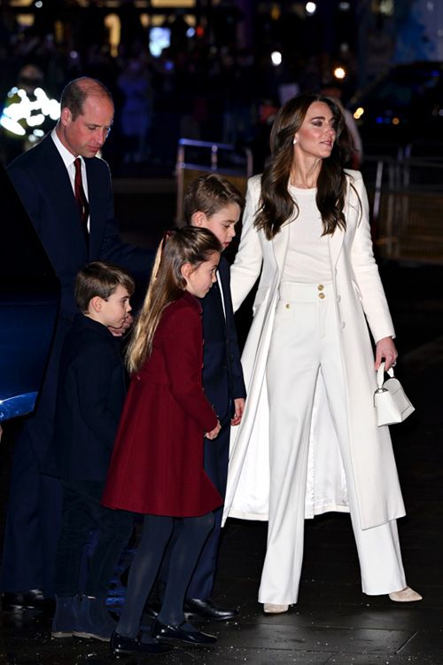La princesa de Gales con su familia