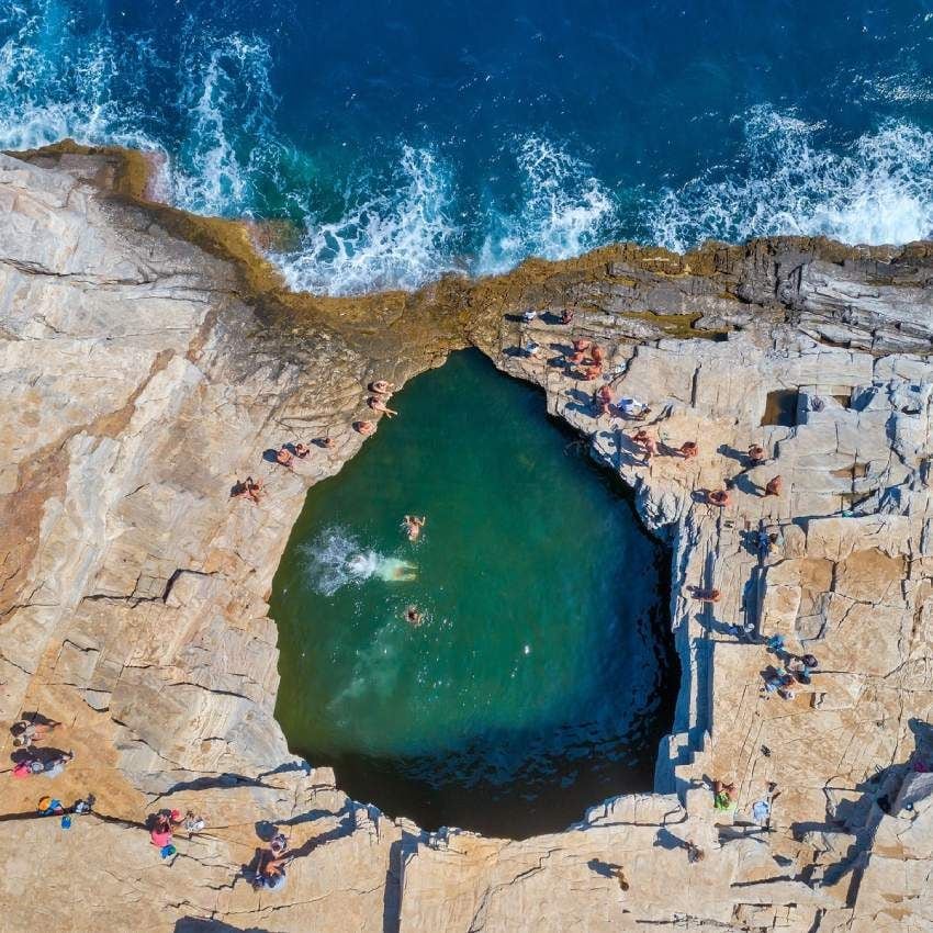 giola una piscina natural en la isla de thassos grecia