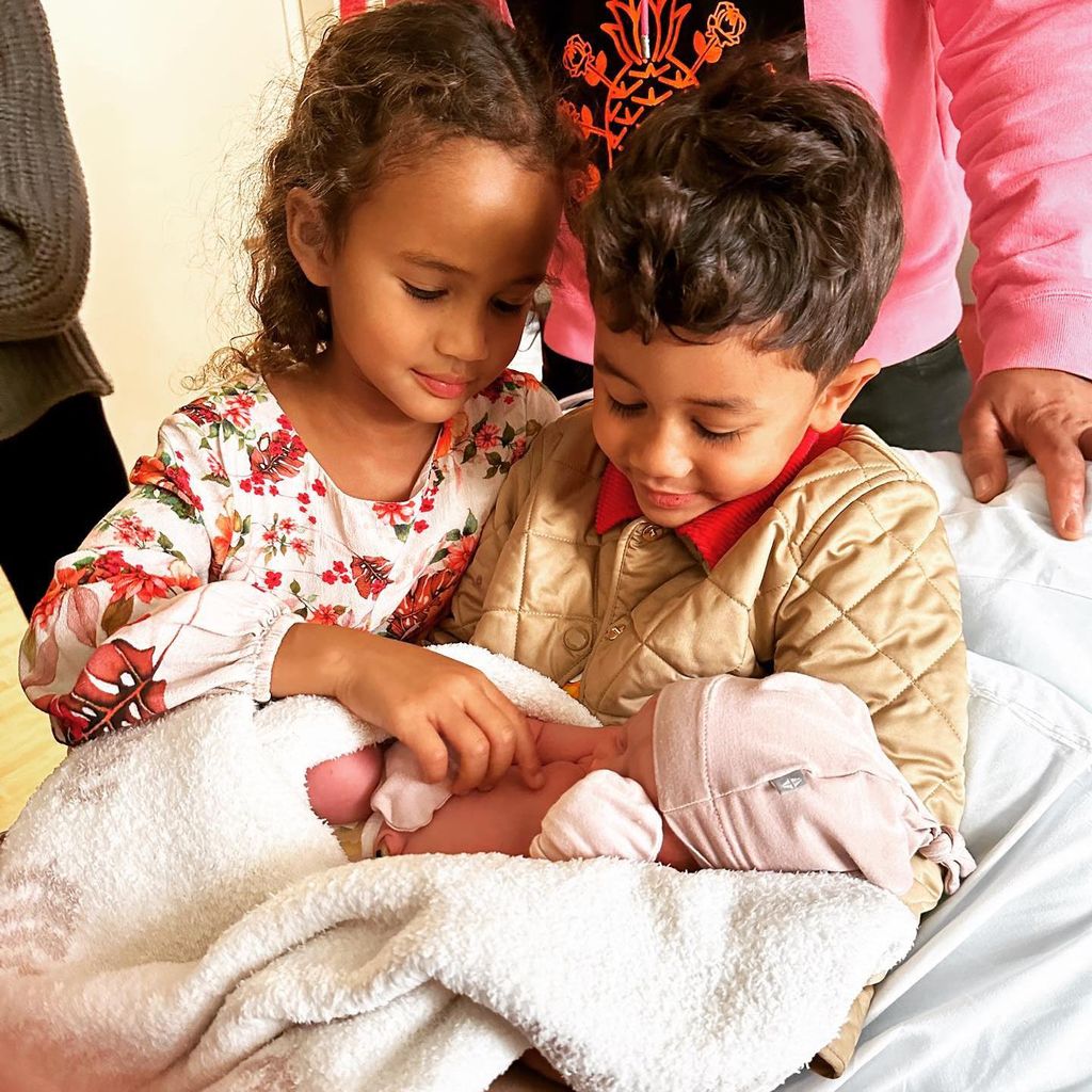 Chrissy Teigen y sus hijos