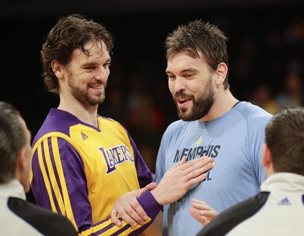 Pau y Marc Gasol han sido distinguidos con el Premio Princesa de Asturias de los Deportes. Campeones del Mundo, subcampeones olímpicos y campeones de Europa –Marc en dos ocasiones y Pau en tres–, los hermanos Gasol cuentan con una impresionante palmarés que han atesorado tanto con la selección español de baloncesto como con los respectivos clubes en los que han jugado
