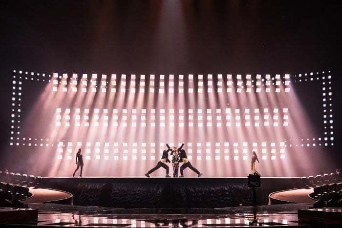 Ensayo de Chanel en Eurovisión con un juego de luces