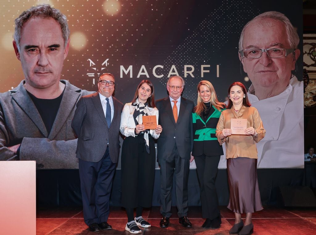 La gala Macarfi rindió homenaje a los cocineros Ferran Adrià y Juan Mari Arzak