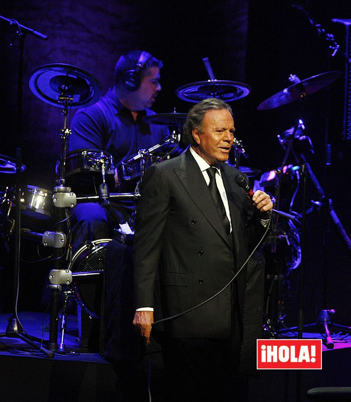 Julio Iglesias, durante un concierto