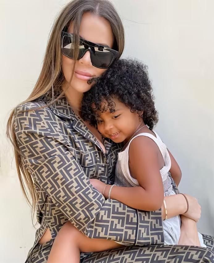 Khloé Kardashian y su hija True