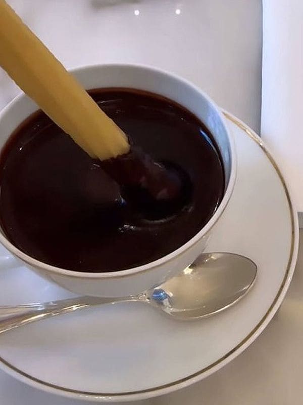 Churros con chocolate 