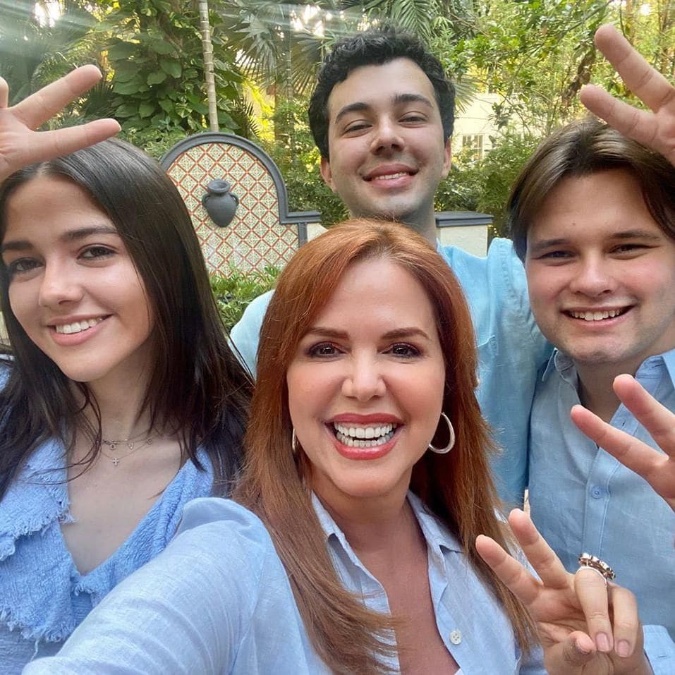 María Celeste Arrarás y su hijos