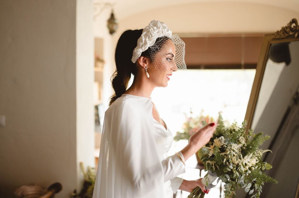 Diadema de novia con rejilla