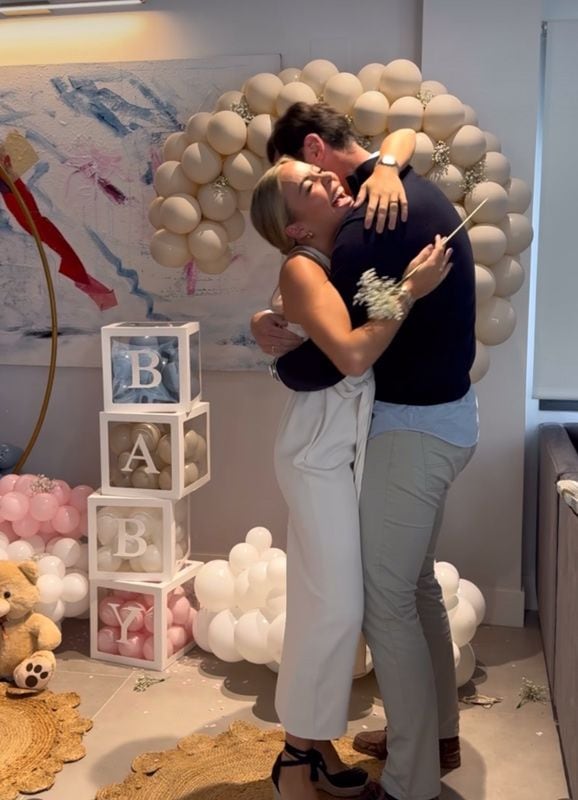 La fiesta en la que Alba Silva y Sergio Rico descubren si van a tener niño o niña