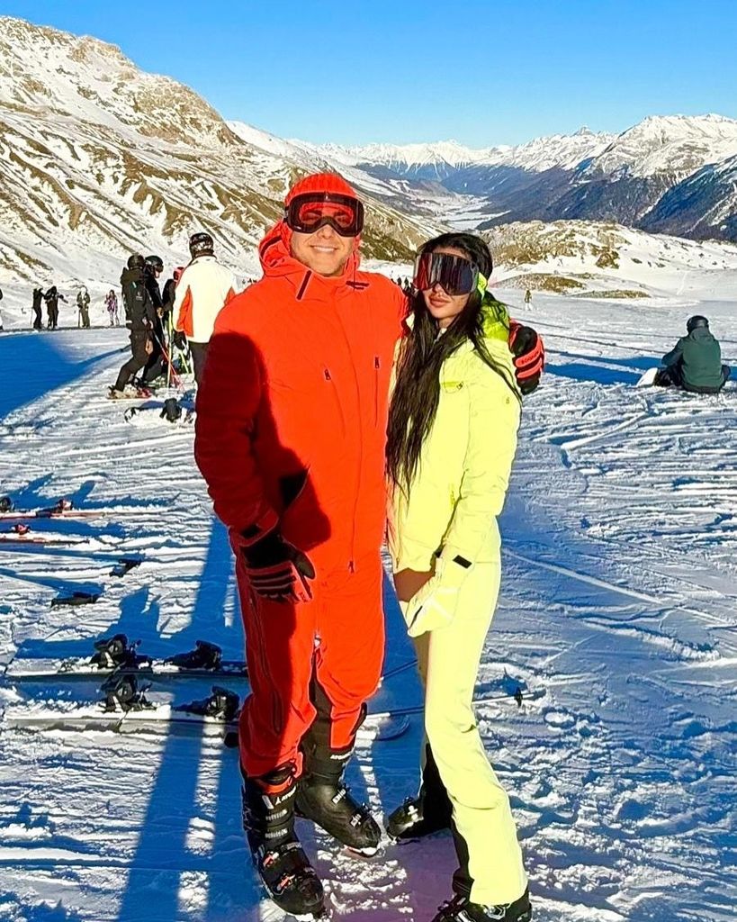 La pareja viajó a Suiza para esquiar juntos por primera vez.