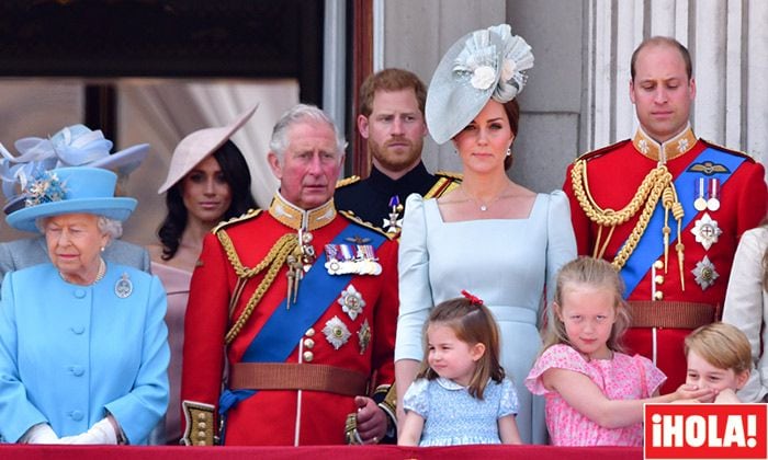 Isabel II apoya a Harry y Meghan