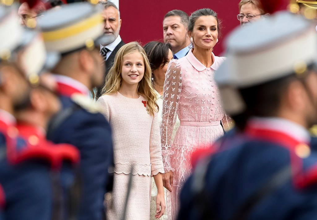 Princesa Leonor y reina Letizsia en el 12 de octubre de 2019