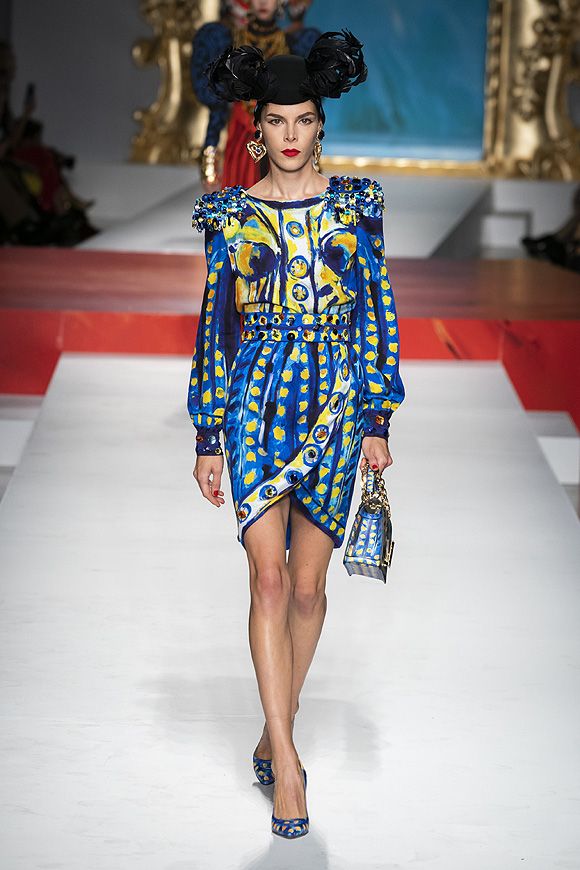 moschino02420190924