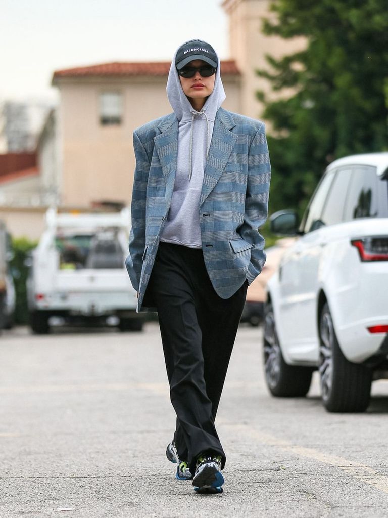 Hailey Bieber in the streets of Los Angeles