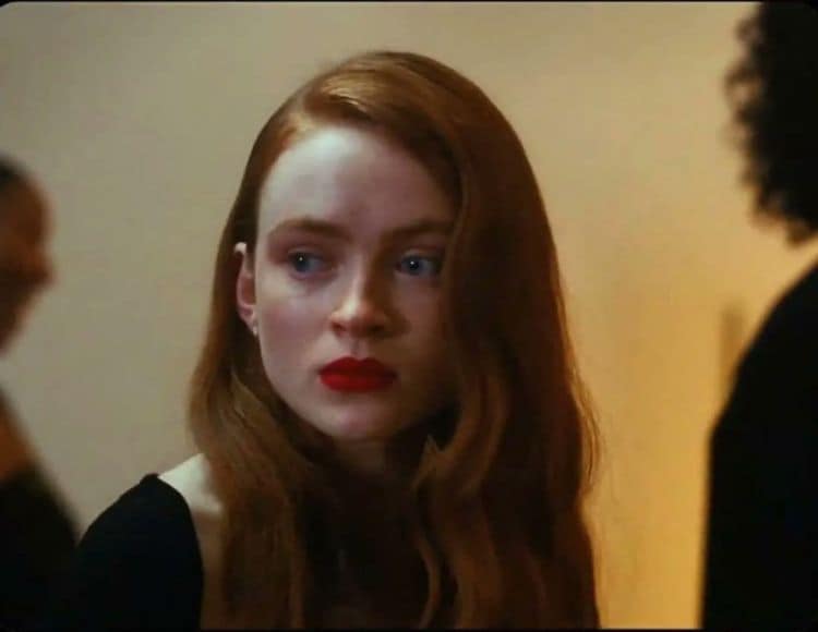 sadie-sink-labios-rojos