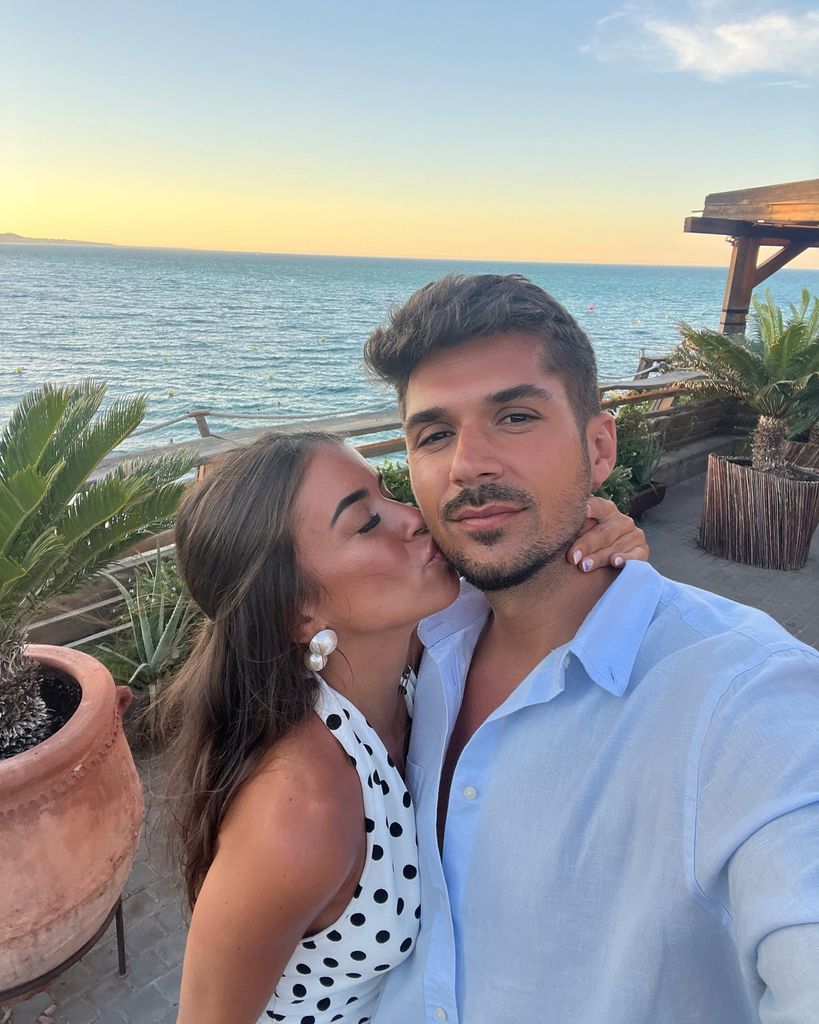 We spoke with the 'influencer' Rocio Camacho after announcing her engagement