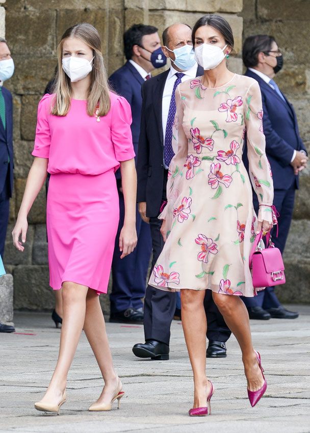 Reina Letizia y Leonor con tacones slingback