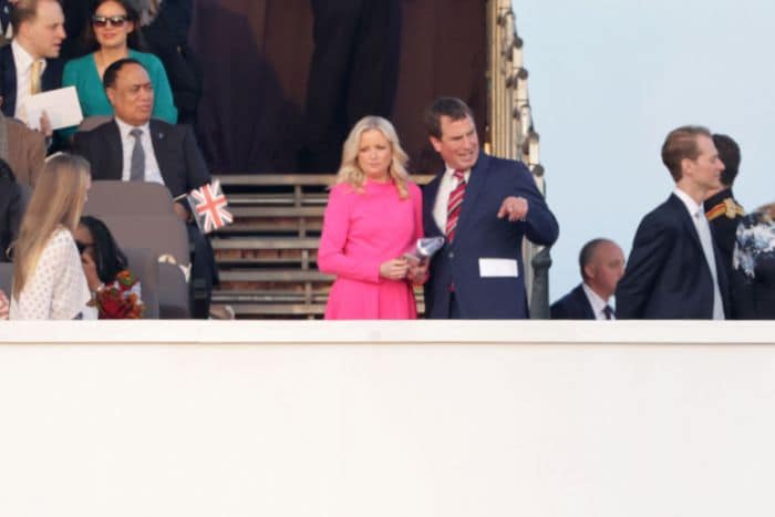 Peter Phillips y Lindsay Wallace en el concierto de la coronación