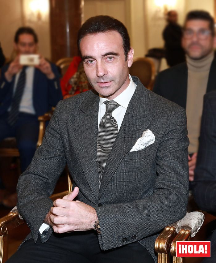 Enrique Ponce se lanza como cantante