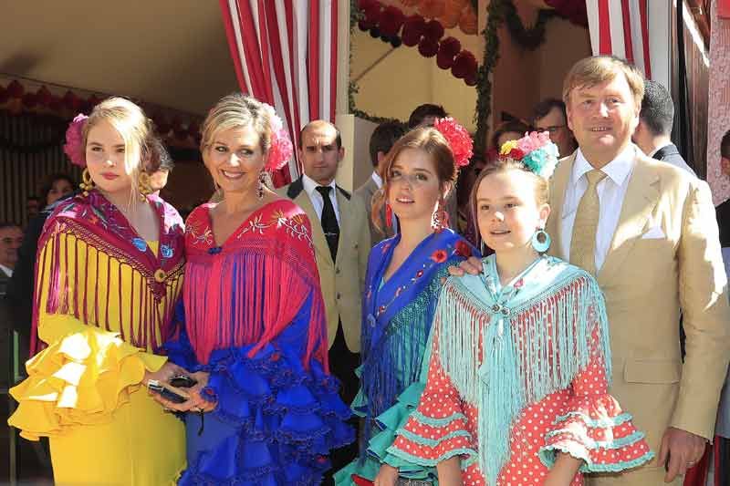 Los Reyes de Holanda con sus hijas