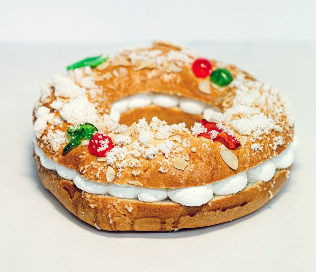 Roscón de Reyes relleno de nata